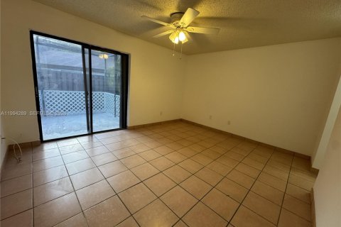 Casa en venta en Miami, Florida, 2 dormitorios, 132.39 m2 № 2058613 - foto 20