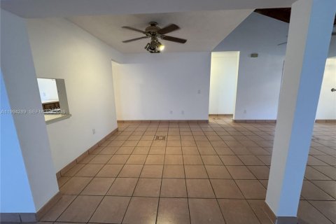 Casa en venta en Miami, Florida, 2 dormitorios, 132.39 m2 № 2058613 - foto 7