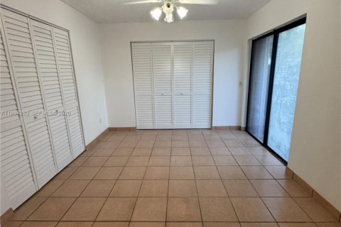 Casa en venta en Miami, Florida, 2 dormitorios, 132.39 m2 № 2058613 - foto 15