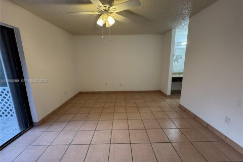 Casa en venta en Miami, Florida, 2 dormitorios, 132.39 m2 № 2058613 - foto 19