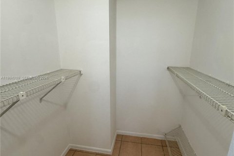 Casa en venta en Miami, Florida, 2 dormitorios, 132.39 m2 № 2058613 - foto 22