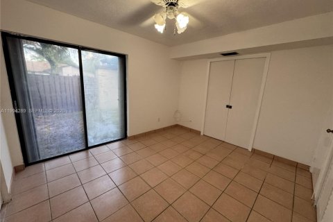 Casa en venta en Miami, Florida, 2 dormitorios, 132.39 m2 № 2058613 - foto 17
