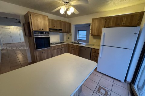 Casa en venta en Miami, Florida, 2 dormitorios, 132.39 m2 № 2058613 - foto 13