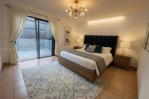 Casa en venta en Miami, Florida, 2 dormitorios, 132.39 m2 № 2058613 - foto 21