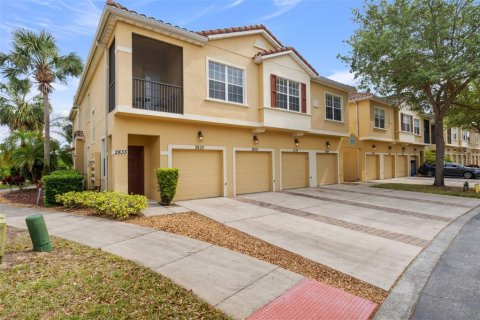 Condominio en venta en Kissimmee, Florida, 2 dormitorios, 94.3 m2 № 1716532 - foto 1