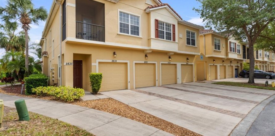 Condominio en Kissimmee, Florida, 2 dormitorios № 1716532