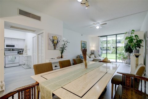 Condo in Aventura, Florida, 2 bedrooms  № 1960201 - photo 8