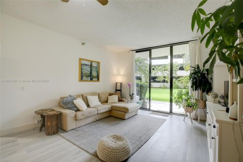 Condo in Aventura, Florida, 2 bedrooms  № 1960201 - photo 2