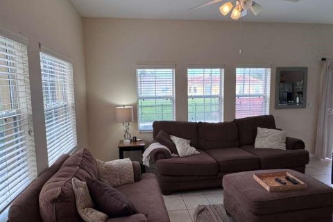 Touwnhouse à vendre à Kissimmee, Floride: 4 chambres, 151.99 m2 № 2312278 - photo 5