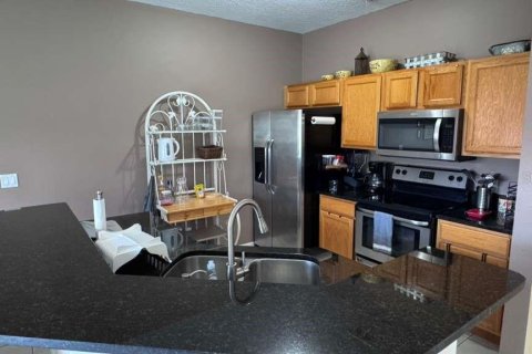 Touwnhouse à vendre à Kissimmee, Floride: 4 chambres, 151.99 m2 № 2312278 - photo 10