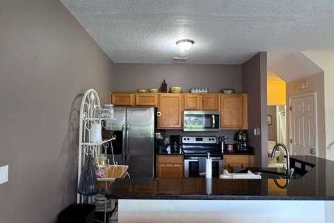 Touwnhouse à vendre à Kissimmee, Floride: 4 chambres, 151.99 m2 № 2312278 - photo 9