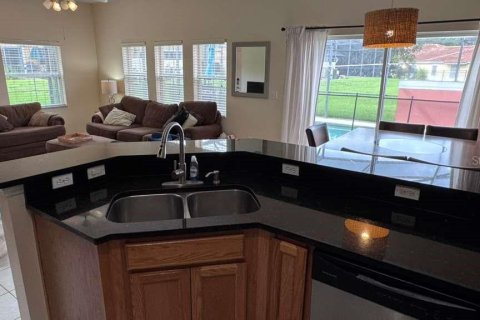 Touwnhouse à vendre à Kissimmee, Floride: 4 chambres, 151.99 m2 № 2312278 - photo 11