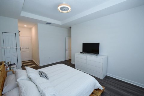 Villa ou maison à vendre à Miami, Floride: 4 chambres, 205.59 m2 № 1949969 - photo 16