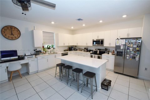 Villa ou maison à vendre à Miami, Floride: 4 chambres, 205.59 m2 № 1949969 - photo 7