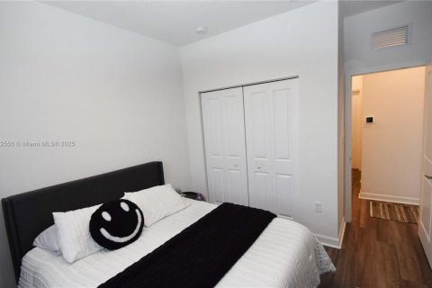 Villa ou maison à vendre à Miami, Floride: 4 chambres, 205.59 m2 № 1949969 - photo 21