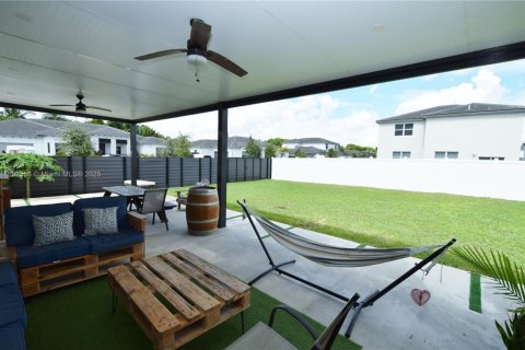 Villa ou maison à vendre à Miami, Floride: 4 chambres, 205.59 m2 № 1949969 - photo 12