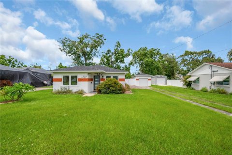 Villa ou maison à louer à Tampa, Floride: 3 chambres, 134.71 m2 № 2413999 - photo 3