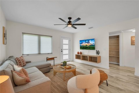 Villa ou maison à louer à Tampa, Floride: 3 chambres, 134.71 m2 № 2413999 - photo 7