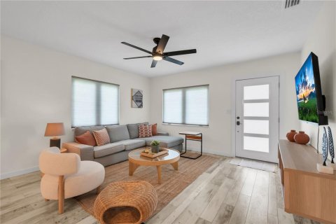 Villa ou maison à louer à Tampa, Floride: 3 chambres, 134.71 m2 № 2413999 - photo 6