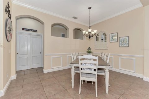 House in North Port, Florida 4 bedrooms, 251.86 sq.m. № 1122918 - photo 17