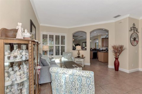 House in North Port, Florida 4 bedrooms, 251.86 sq.m. № 1122918 - photo 13