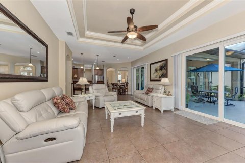 House in North Port, Florida 4 bedrooms, 251.86 sq.m. № 1122918 - photo 23