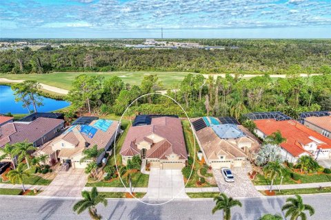 House in North Port, Florida 4 bedrooms, 251.86 sq.m. № 1122918 - photo 3