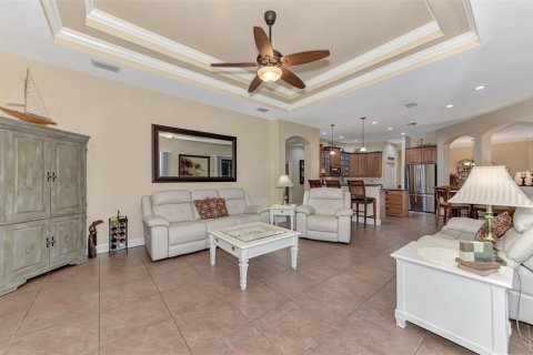 House in North Port, Florida 4 bedrooms, 251.86 sq.m. № 1122918 - photo 22