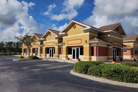 Propiedad comercial en venta en North Port, Florida, 383.69 m2 № 1906173 - foto 1