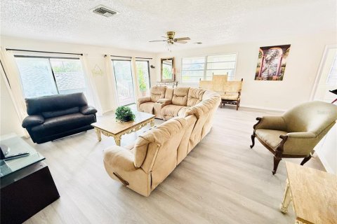 Villa ou maison à vendre à New Smyrna Beach, Floride: 3 chambres, 157.56 m2 № 1532958 - photo 3