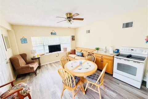 Villa ou maison à vendre à New Smyrna Beach, Floride: 3 chambres, 157.56 m2 № 1532958 - photo 25