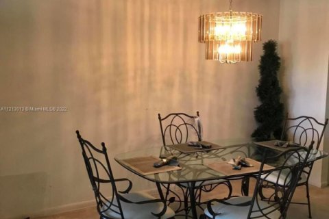 Condo in West Palm Beach, Florida, 1 bedroom  № 1763665 - photo 3