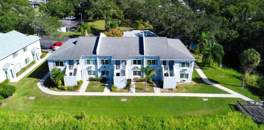 Condominio en Tampa, Florida, 1 dormitorio  № 2206682