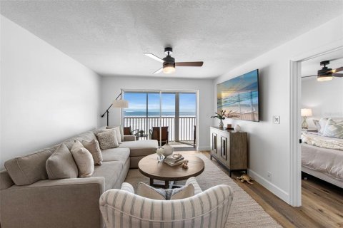 Condo in Fort Myers Beach, Florida, 2 bedrooms  № 2432677 - photo 3