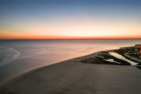 Condo in Fort Myers Beach, Florida, 2 bedrooms  № 2432677 - photo 7