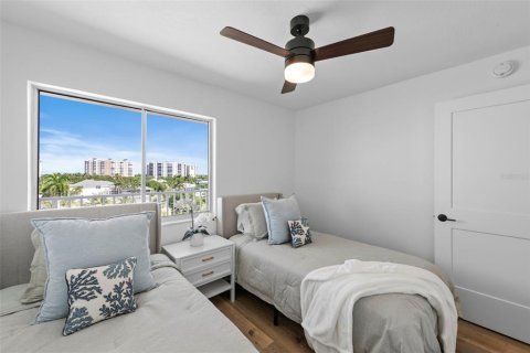 Condo in Fort Myers Beach, Florida, 2 bedrooms  № 2432677 - photo 21