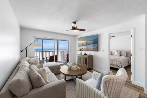 Condo in Fort Myers Beach, Florida, 2 bedrooms  № 2432677 - photo 24