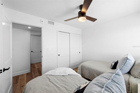 Condo in Fort Myers Beach, Florida, 2 bedrooms  № 2432677 - photo 20