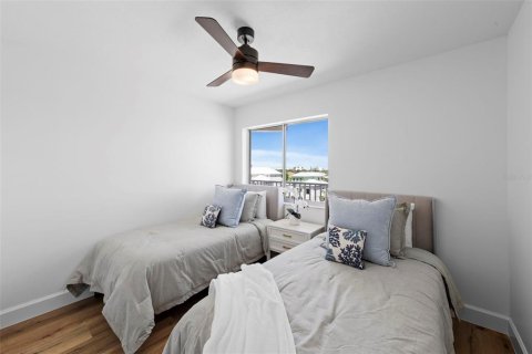 Condo in Fort Myers Beach, Florida, 2 bedrooms  № 2432677 - photo 19