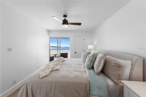 Condo in Fort Myers Beach, Florida, 2 bedrooms  № 2432677 - photo 10