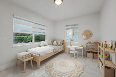 House in Miami, Florida 5 bedrooms, 192.49 sq.m. № 2045836 - photo 25