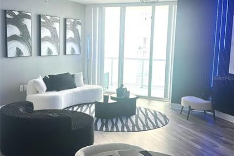 Condominio en alquiler en Holly Hill, Florida, 2 dormitorios, 142.79 m2 № 2284035 - foto 4