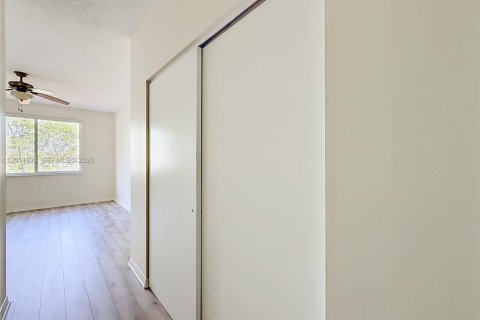 Снять в аренду кондоминиум в Дейви, Флорида 2 спальни, 109.9м2, № 2075335 - фото 15