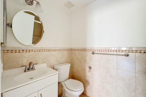 Снять в аренду кондоминиум в Дейви, Флорида 2 спальни, 109.9м2, № 2075335 - фото 13