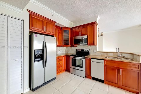 Снять в аренду кондоминиум в Дейви, Флорида 2 спальни, 109.9м2, № 2075335 - фото 5