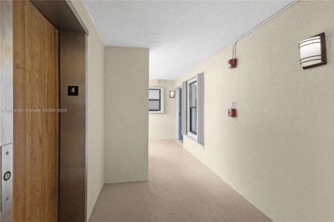 Condo in Boca Raton, Florida, 2 bedrooms  № 1809140 - photo 21