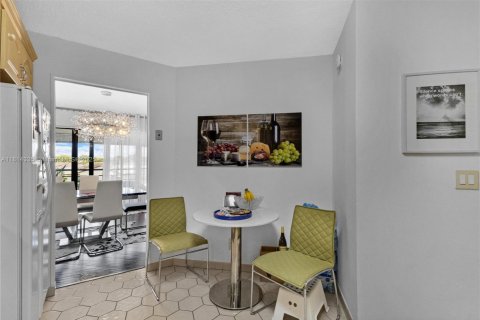 Condo in Boca Raton, Florida, 2 bedrooms  № 1809140 - photo 11