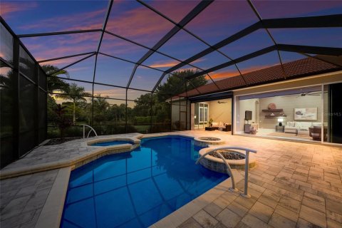 House in Lakewood Ranch, Florida 4 bedrooms, 370.03 sq.m. № 2210521 - photo 23