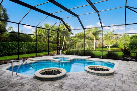 House in Lakewood Ranch, Florida 4 bedrooms, 370.03 sq.m. № 2210521 - photo 20