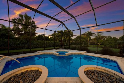 House in Lakewood Ranch, Florida 4 bedrooms, 370.03 sq.m. № 2210521 - photo 19